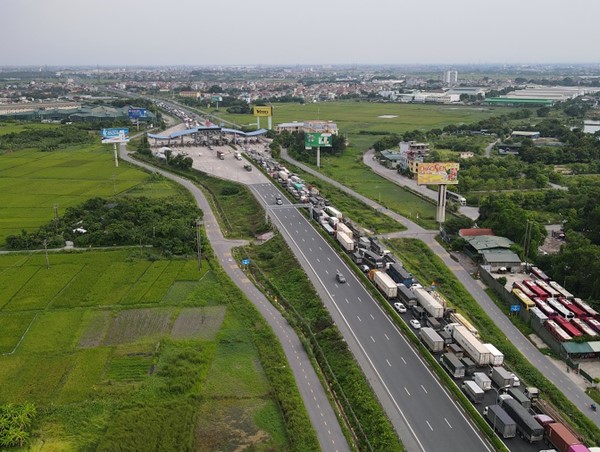 Xe đầu kéo vi phạm 1.063 lần trong tháng 12