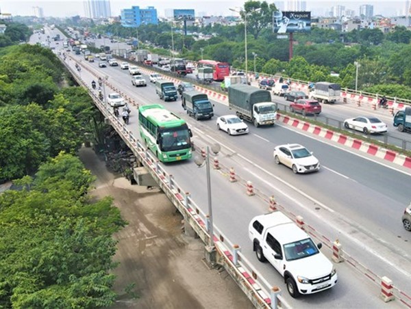 Siết tình trạng nhờn luật trên các cây cầu ra vào Thủ đô