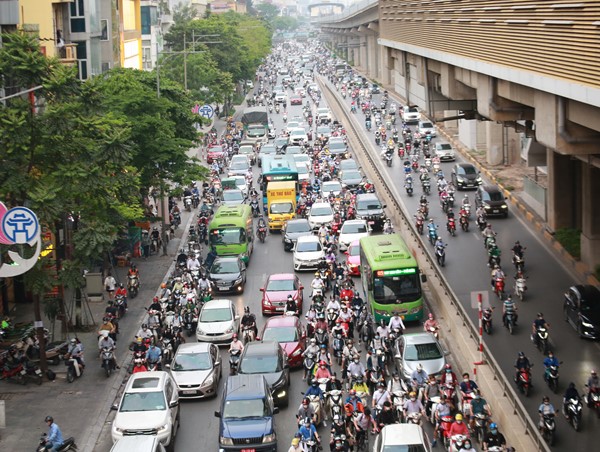 Chủ tịch Hà Nội truy trách nhiệm địa phương để gia tăng tai nạn giao thông