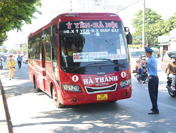 Thanh tra Sở GTVT Hà Nội đảm bảo người dân đi lại an toàn, thuận lợi dịp nghỉ lễ