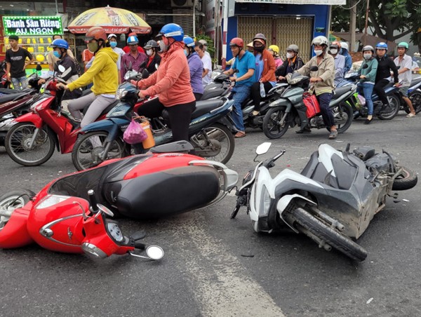Công an thông tin nguyên nhân ban đầu vụ tai nạn liên hoàn ở Long An 