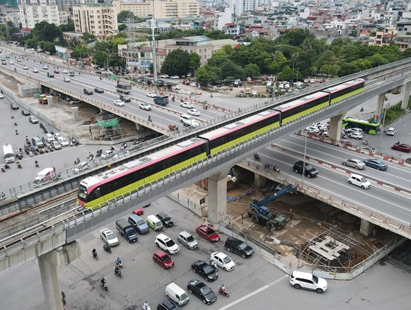 Xây dựng phương án kết nối đường sắt đô thị Nhổn - ga Hà Nội với 39 tuyến xe buýt