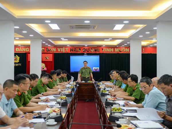 Chấn chỉnh công tác đảm bảo trật tự, an toàn giao thông trên địa bàn quận Hoàn Kiếm