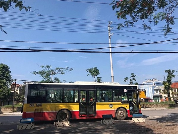 Phạt xe buýt Hải Vân do dùng xe hết niên hạn chở khách