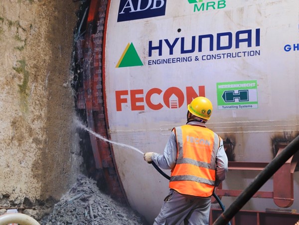 “Quái vật Thần tốc” khởi động tuyến hầm đường sắt Nhổn-Ga Hà Nội