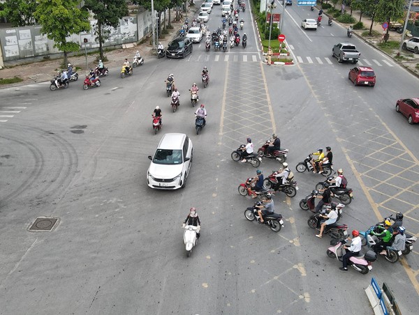 Cần nâng cao ý thức giao thông thay vì bỏ bộ đếm đèn đỏ