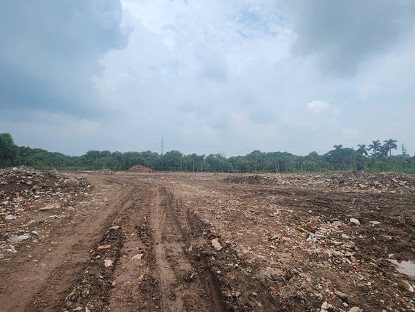 Xuyên đêm chở đất thải san lấp hàng nghìn mét vuông đất nông nghiệp