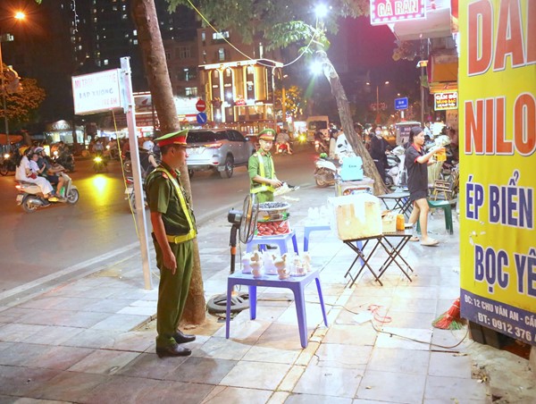 Công an quận Hà Đông lập lại trật tự phố Chu Văn An