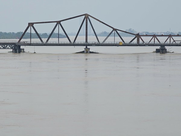 Gỡ hạn chế giao thông các cây cầu phía Bắc