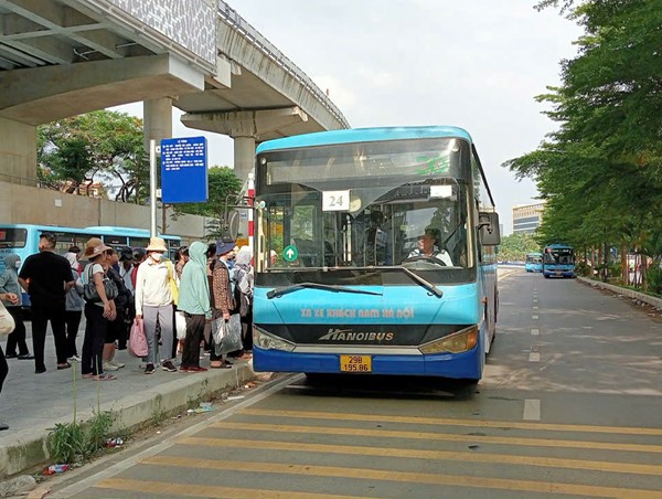 Hành khách đi xe buýt ở Hà Nội có xu hướng tăng