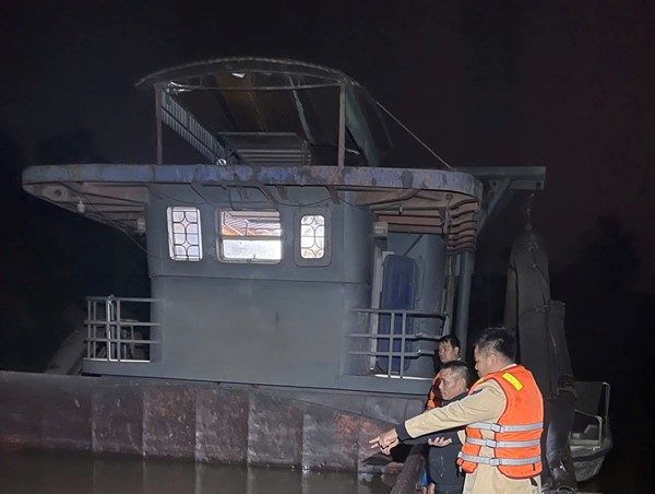 Liên tiếp bắt giữ “cát tặc” trên sông Hồng