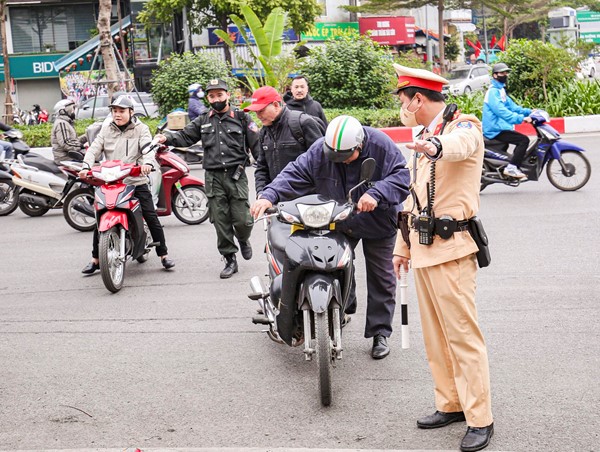10 tổ công tác đặc biệt: giải pháp đột phá đảm bảo trật tự an toàn giao thông Thủ đô
