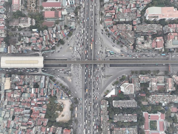 Tổ chức giao thông nút giao Khuất Duy Tiến – Nguyễn Trãi – Nguyễn Xiển, người dân còn bỡ ngỡ