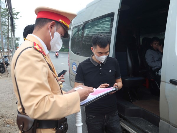 Có nên nới lỏng quy định thời gian với lái xe kinh doanh vận tải?