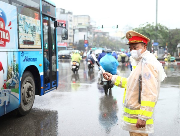 Duy trì trật tự, an toàn giao thông trên đường phố