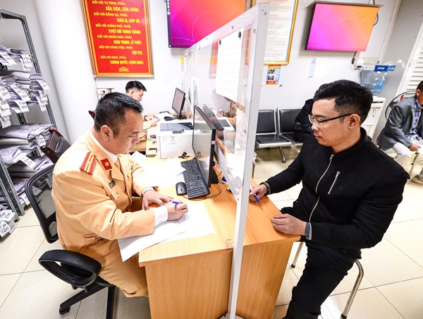Hà Nội: thêm 30 điểm cấp, đổi giấy phép lái xe