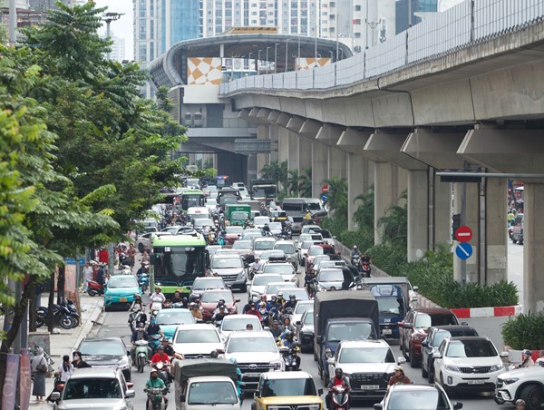 Tổ chức lưu thông trên đường Trần Phú, Phùng Hưng phục vụ rào chắn thi công