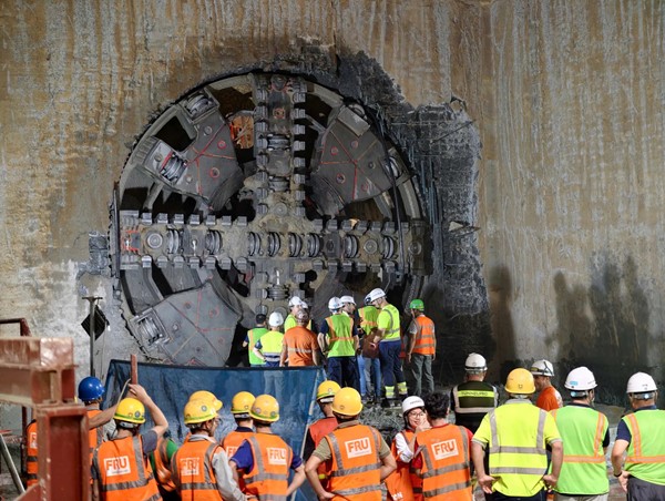Máy đào hầm TBM “Táo bạo” tuyến đường sắt đô thị Nhổn - Ga Hà Nội đã  tiến đến ga S10