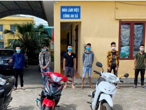 8 đối tượng lạng lách đánh võng bị xử phạt 2,7 triệu đồng