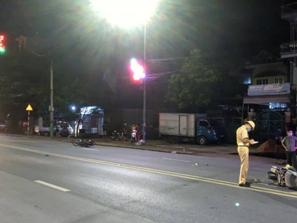 Quảng Ninh: Hai xe máy va chạm khiến 4 người bị thương 