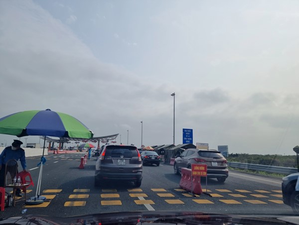 Hải Phòng tạm dừng một số tuyến vận tải đi các tỉnh