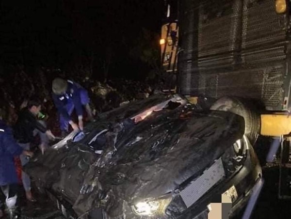 Va chạm với xe chở than khiến 3 người thương vong