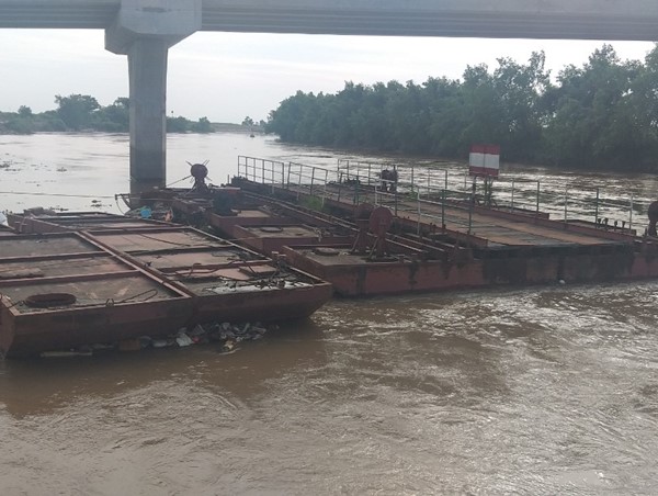 Hải Phòng: Sự cố chìm 9 cặp phao tại cầu phao sông Hóa