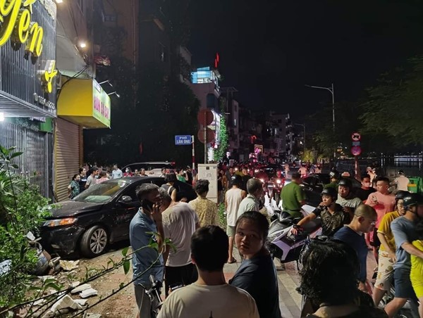 Hải Phòng: Xe ô tô gây tai nạn liên hoàn trên phố đi bộ Tam Bạc, nhiều người bị thương