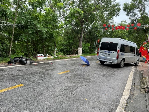 Hải Phòng: Va chạm xe ô tô trước cổng UBND xã, một nam sinh tử vong