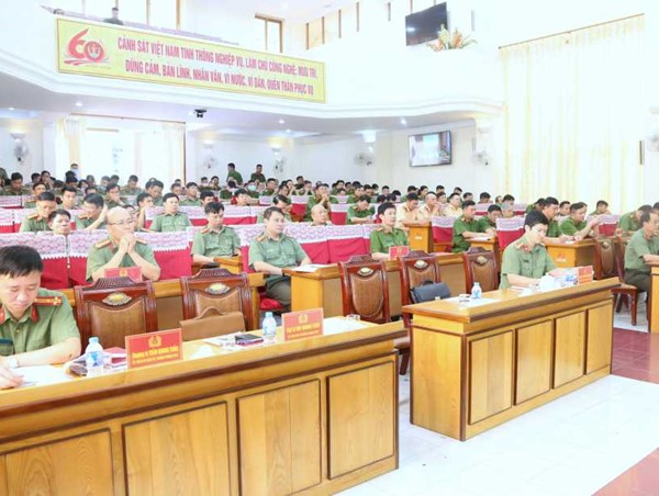 Phát động phong trào học tập gương dũng cảm của 3 liệt sĩ Công an Hà Nội