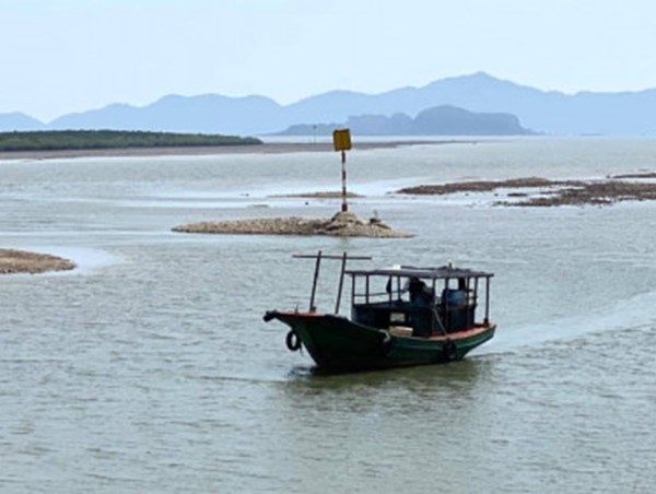 Hạn chế giao thông sông Thái Bình phục vụ thi công lưới điện