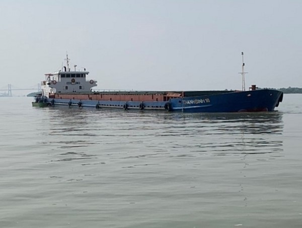 Tìm thấy thi thể 2 thuyền viên gặp nạn trong vụ va chạm giữa tàu cá và tàu chở hàng