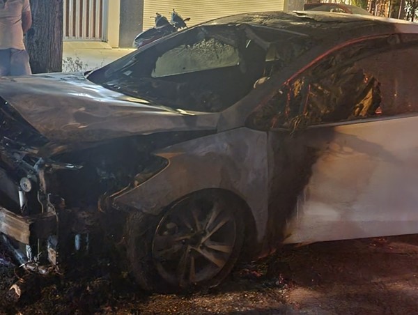 Hải Phòng: Ô tô bốc cháy khi đang chạy, nữ tài xế may mắn thoát nạn