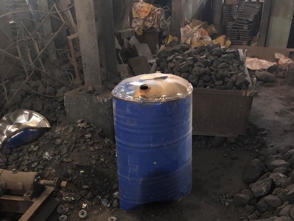 Hải Phòng: Dùng khoan mở thùng phuy dầu gây nổ, 1 người bị thương