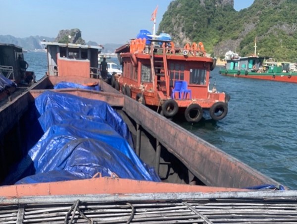 Bắt giữ tàu chở than không rõ nguồn gốc và tàu tàng trữ vũ khí tự chế