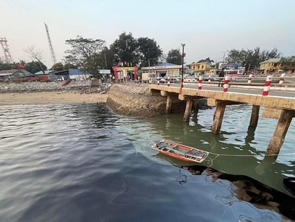 Hải Phòng: Làm rõ sự cố tràn dầu tại bến phà Gót