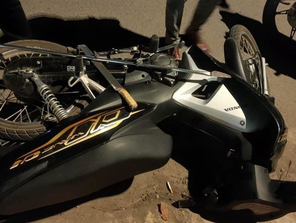 Ngăn chặn nhóm thanh niên mang vũ khí nguy hiểm lạng lách trên QL37