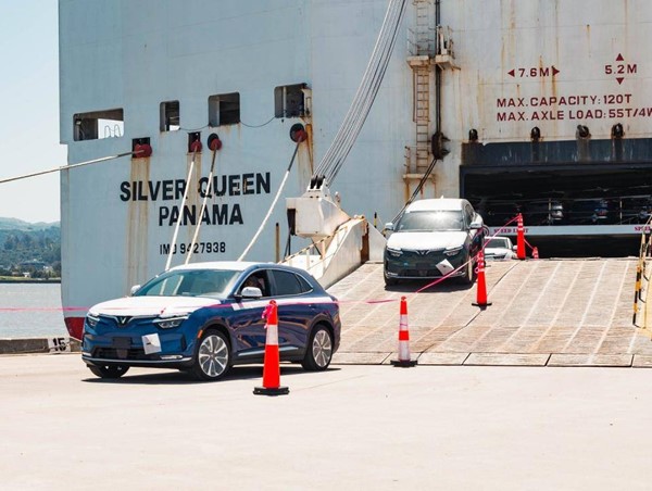 Gần 2.000 xe ô tô đã cập cảng tại Mỹ