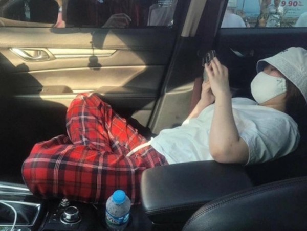 Hải Phòng: Tạm giữ xe ô tô của nữ tài xế cố thủ trong xe 2 giờ đồng hồ