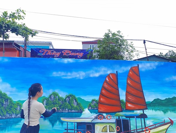 Quảng Ninh: Con đường bích họa hoàn thành sau gần 1 tháng triển khai