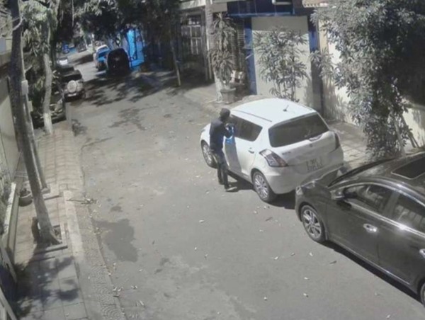 Thái Bình: Nhiều kẻ gian đập kính ô tô để lấy tài sản