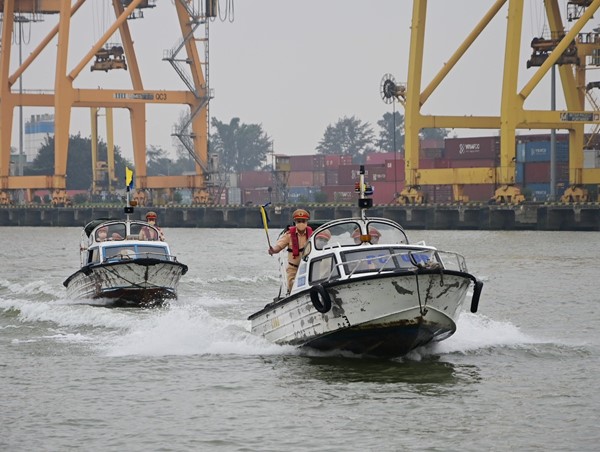 Hải Phòng: CSGT thuỷ kiểm tra hàng trăm phương tiện vận tải thuỷ chở khách du lịch
