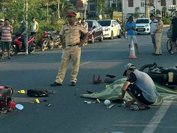Hải Phòng: Hai xe máy “đối đầu”, 2 người lái tử vong