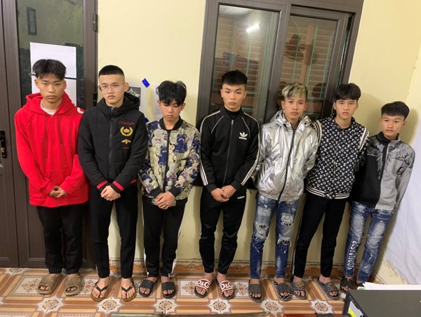 Truy bắt nhóm đối tượng mang theo kiếm tự chế đi giải quyết mâu thuẫn