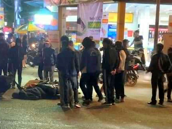 Người đàn ông tử vong tại chỗ khi va chạm với xe tải 