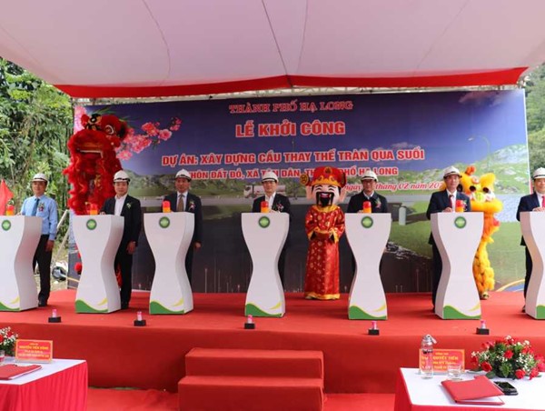 Quảng Ninh: Khởi công dự án xây cầu thay thế tràn qua suối thôn Đất Đỏ