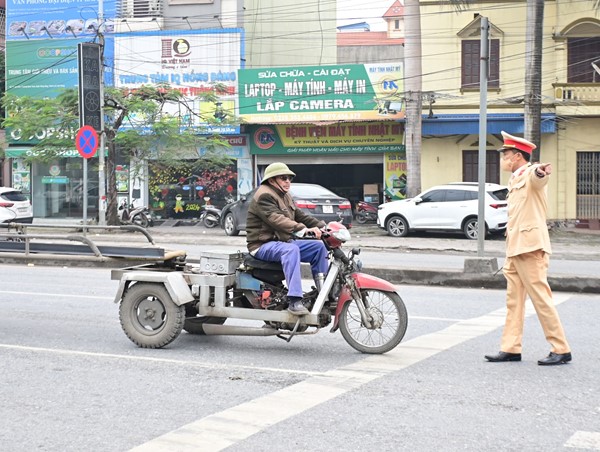 Hải Phòng: Tăng cường tuần tra, kiểm soát, xử lý vi phạm trên tuyến Quốc lộ 10