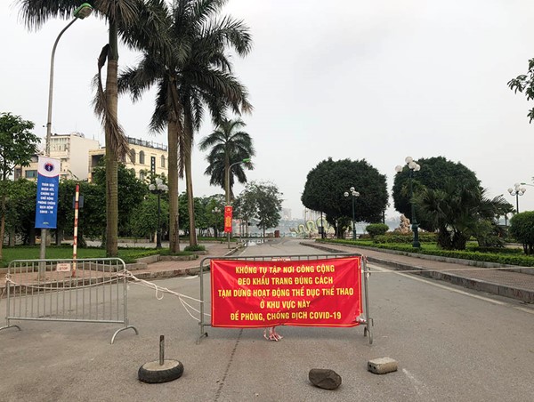 Lập chốt kiểm soát, tạm dừng mọi hoạt động thể dục thể thao quanh hồ Tây