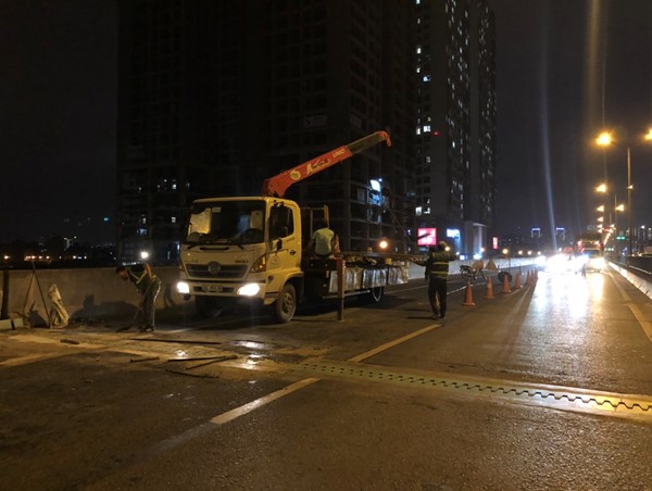 Hoàn thành việc thay thế, sửa chữa 53 khe co giãn đường Vành đai 3 trên cao