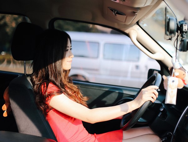 Ngồi trong ô tô quá lâu dưới trời nắng tiềm ẩn nhiều nguy hiểm